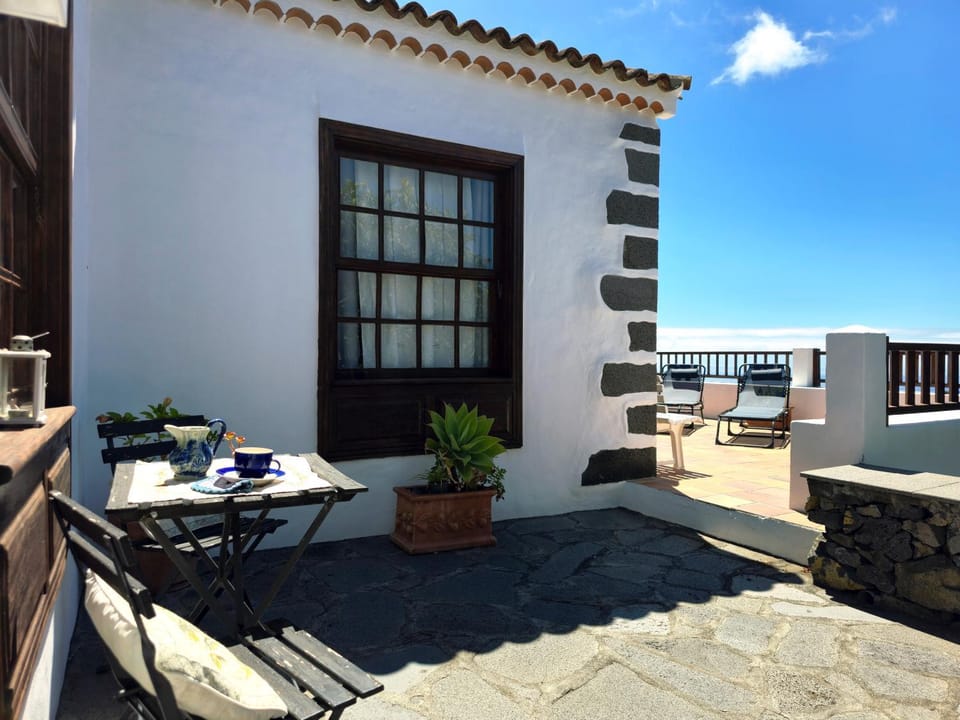 Property building, View (from property/room), Balcony/Terrace, Sea view