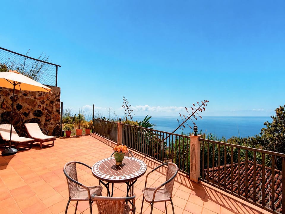 Patio, View (from property/room), Balcony/Terrace, Sea view, sunbed