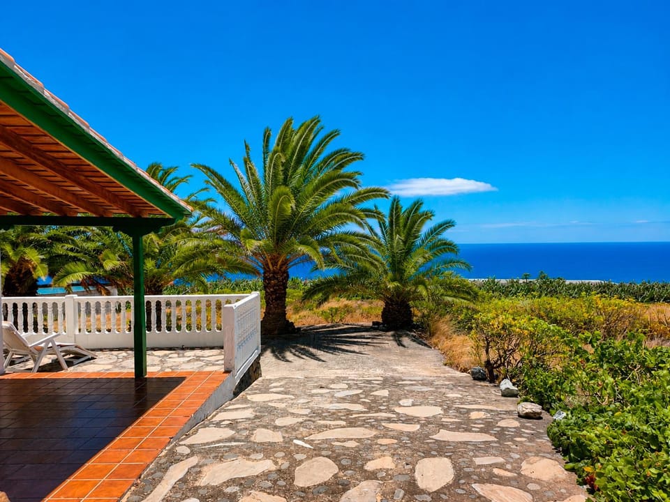 View (from property/room), Balcony/Terrace, Sea view