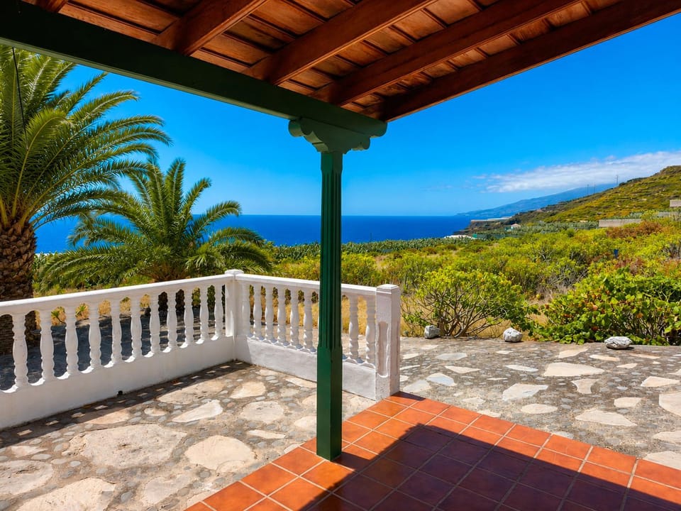 View (from property/room), Balcony/Terrace, Mountain view, Sea view