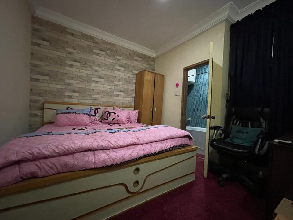 Bed, Photo of the whole room, Bedroom, wardrobe