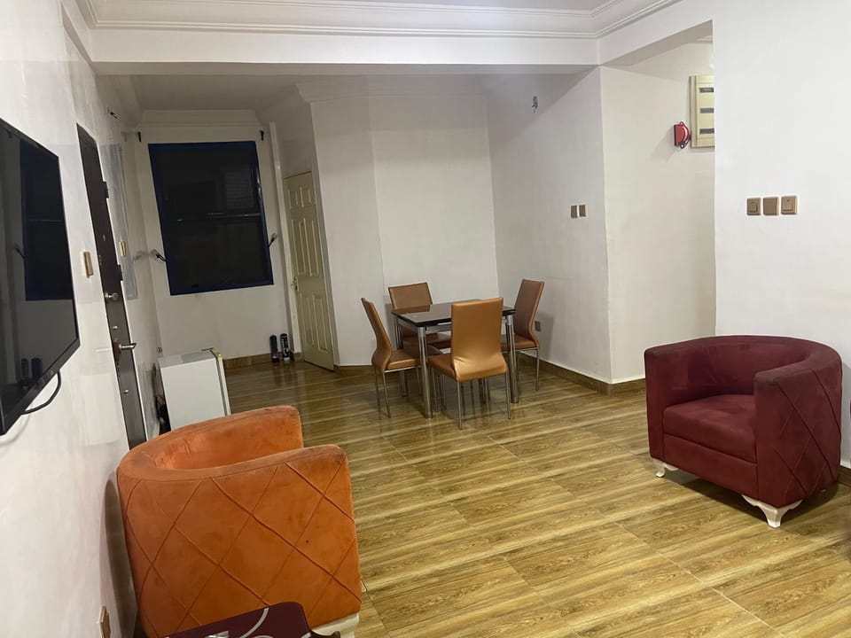 Communal lounge/ TV room, TV and multimedia, Living room, Seating area, Evening entertainment