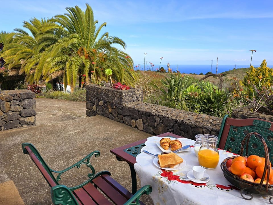 Sea view, Continental breakfast