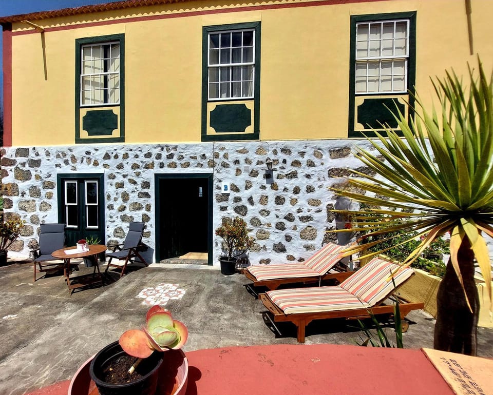 Property building, Seating area