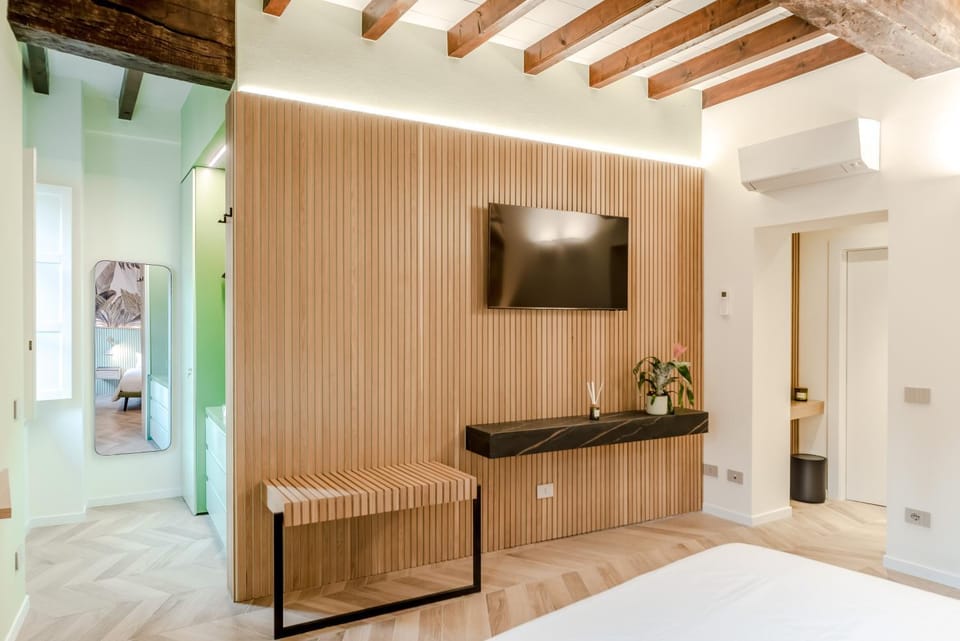 Photo of the whole room