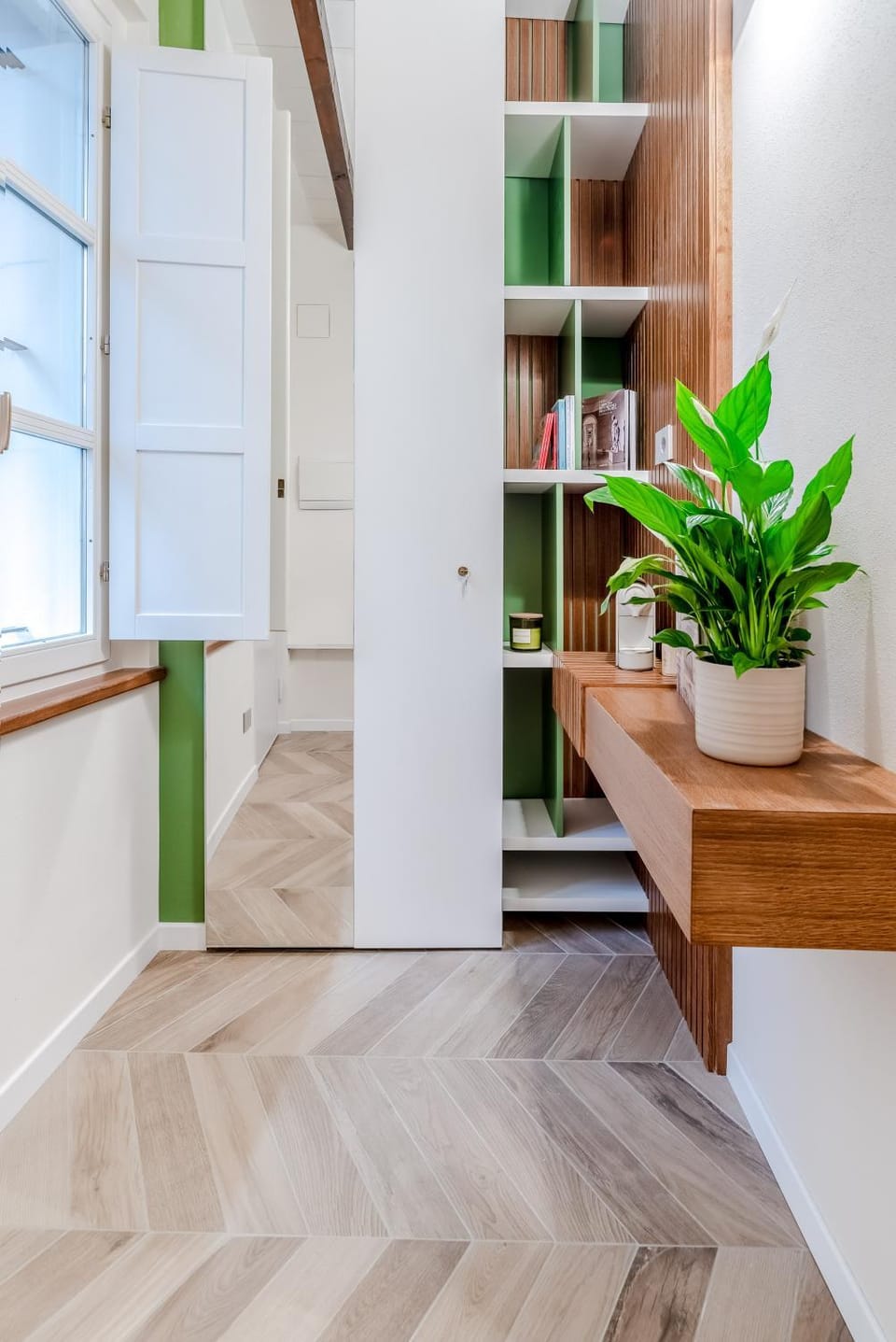 Coffee/tea facilities, Internal: Not applicable to any particular room