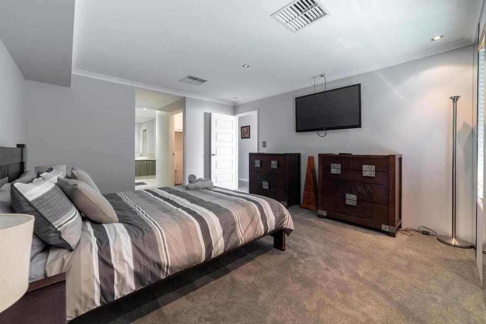 13 Home Close to Swan Valley in Brabham House in Henley Brook