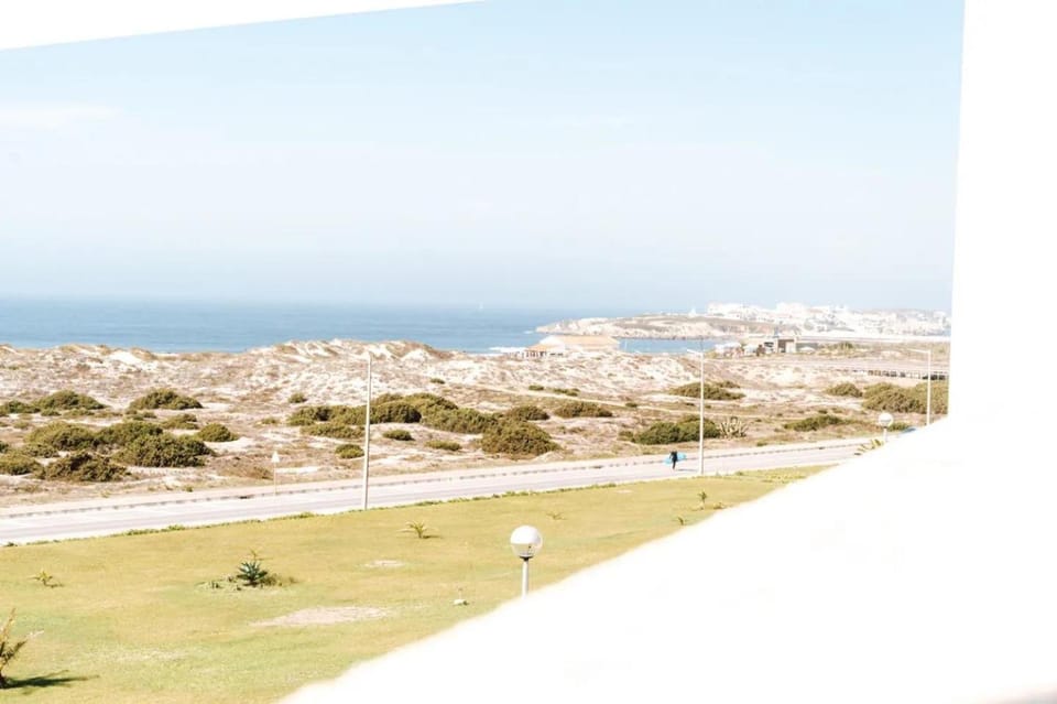 Nearby landmark, Restaurant/places to eat, Natural landscape, Balcony/Terrace, Sea view, Supermarket/grocery shop