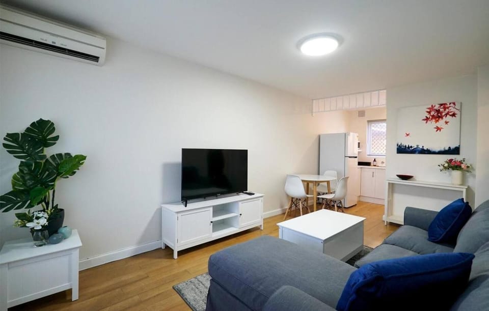 Rivervale Cosy Stunner sleeps 2 Apartment in Perth