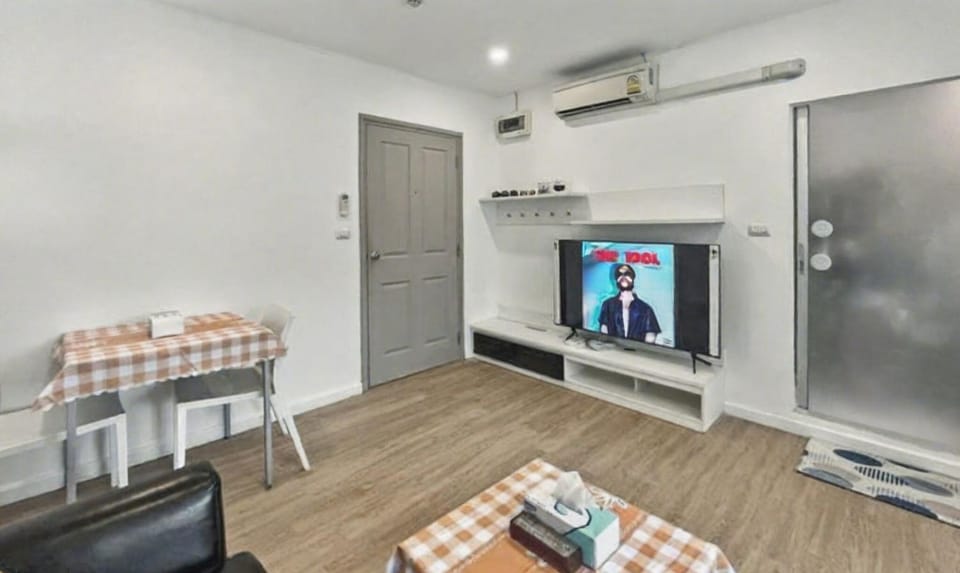Communal lounge/ TV room, TV and multimedia, Living room