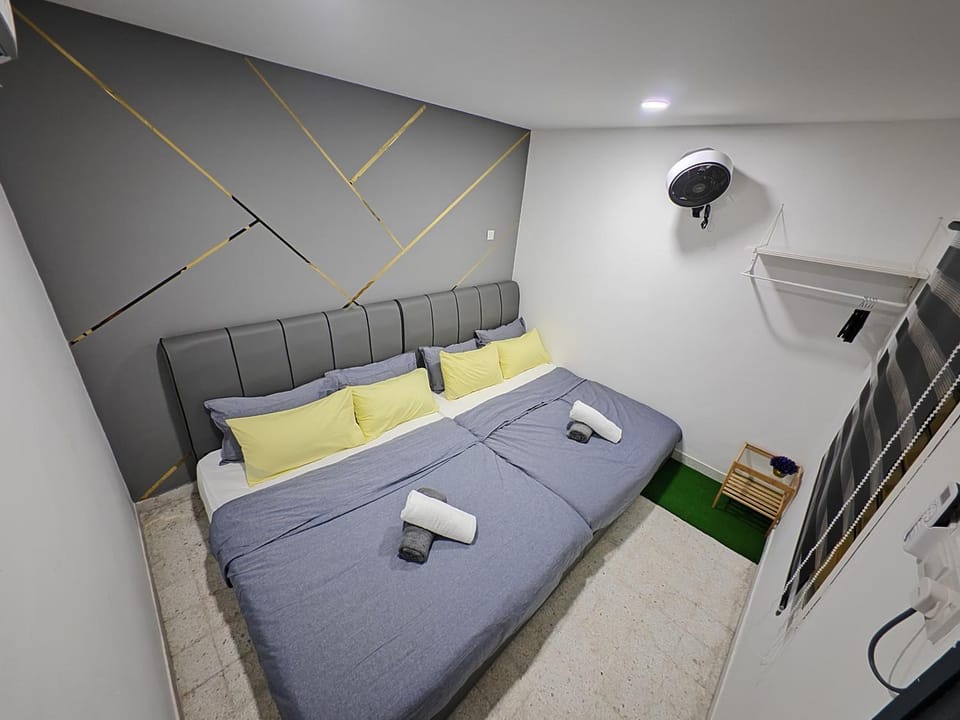 TL LEGEND HOMESTAY Ipoh garden east House in Ipoh