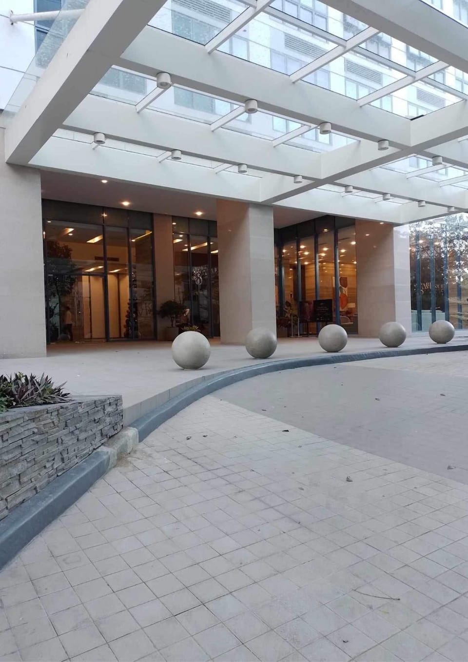 Facade/entrance