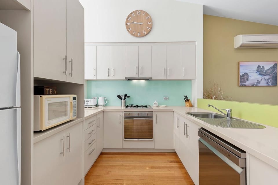 Kitchen or kitchenette, dishwasher, minibar, pet friendly, stove, toaster