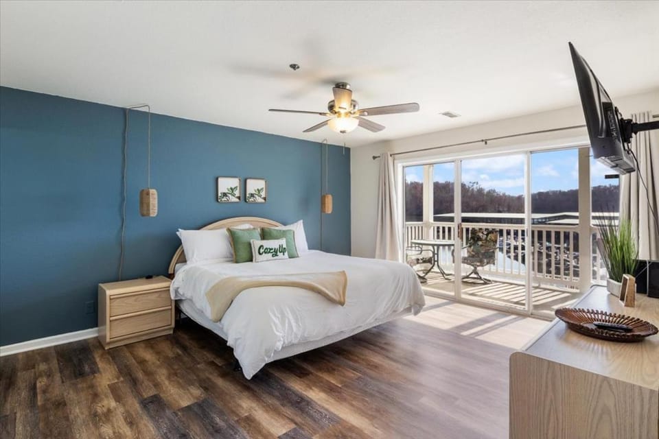 Bed, View (from property/room), Balcony/Terrace, Photo of the whole room, Bedroom