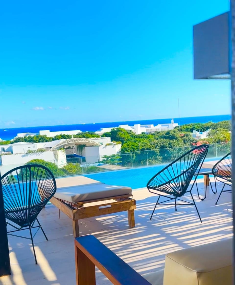 Balcony/Terrace, Pool view, Swimming pool, Swimming pool