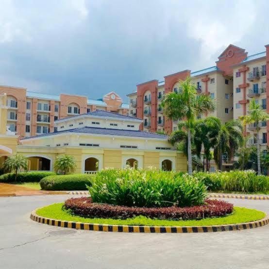 CHATEAU ELYSEE A16 Near Resto And Sm Mall/Airport Apartment hotel in Paranaque