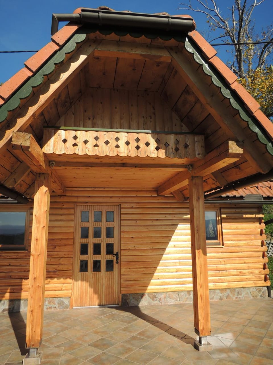 Facade/entrance