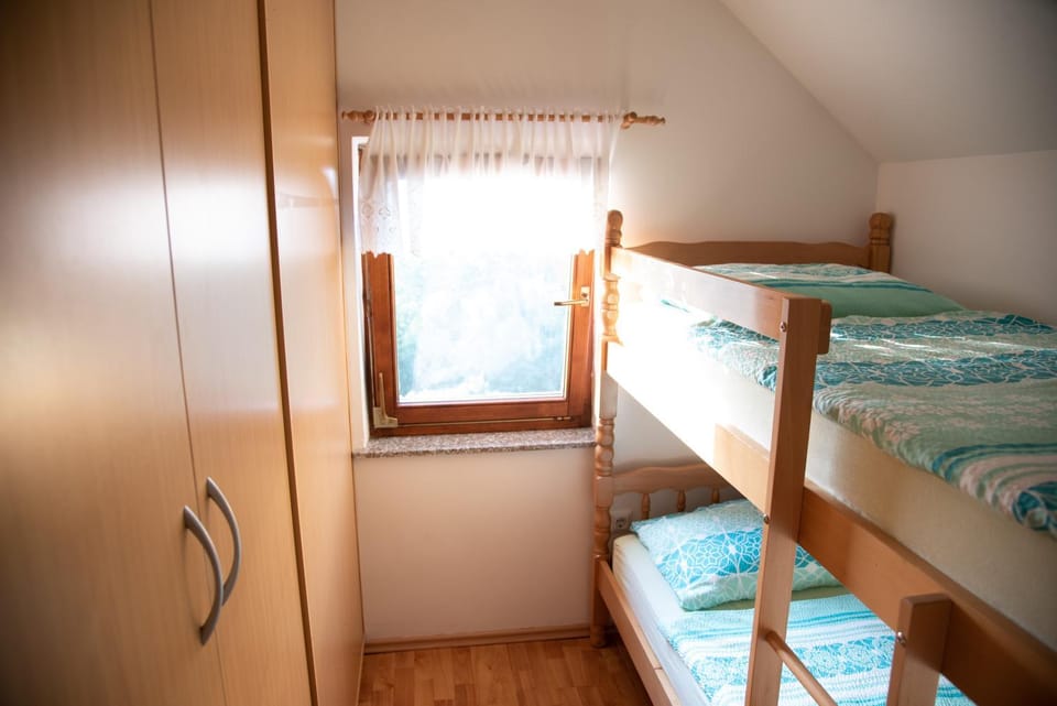bunk bed