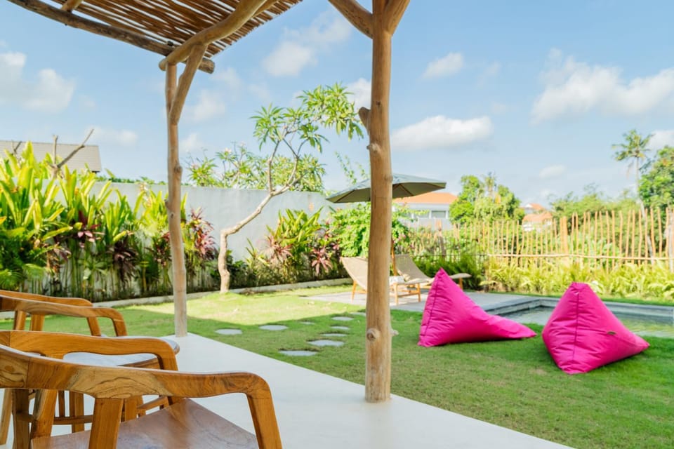 Day, Seating area, Garden view