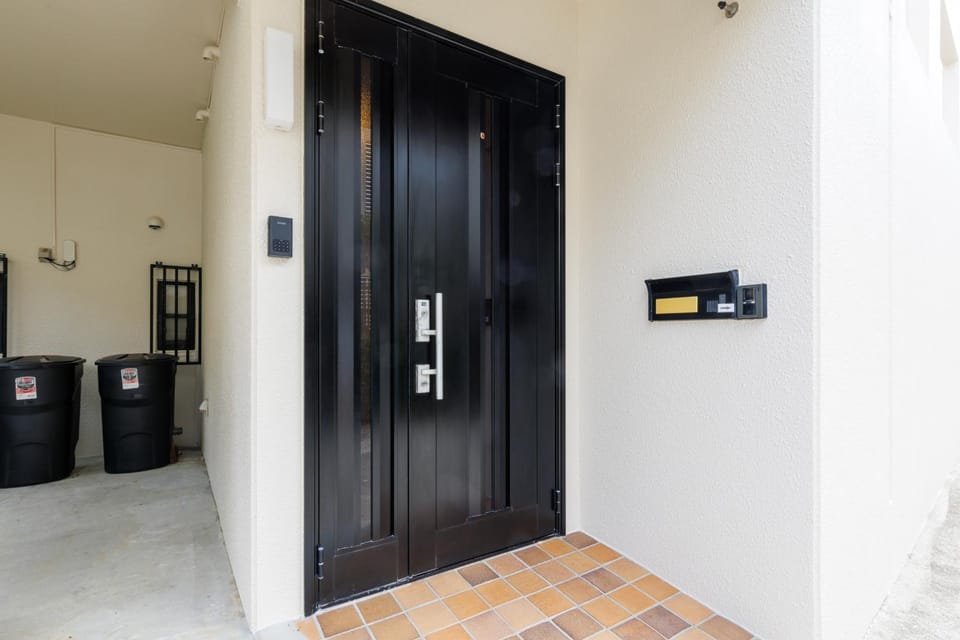 国際通り徒歩3分 無料駐車場2台 空港車で10分 トイレ2 最大8人 松尾style House in Naha