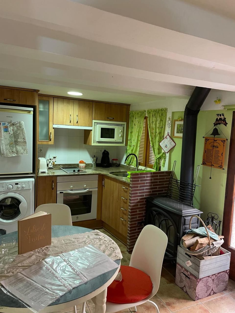 Balcony/Terrace, Kitchen or kitchenette, Seating area, Dining area, fireplace, microwave, minibar, oven, stove, toaster, washing machine, kitchen