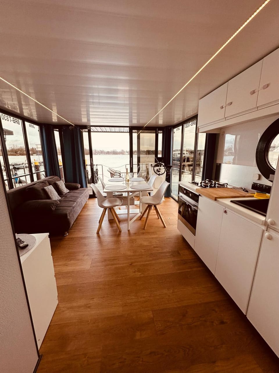 Kitchen or kitchenette, Living room, Dining area