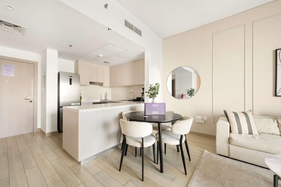 Kitchen or kitchenette, Living room, Seating area