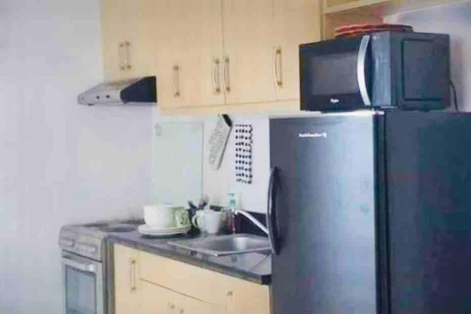 BGC Staycation 1-Bedroom Suite Apartment in Makati