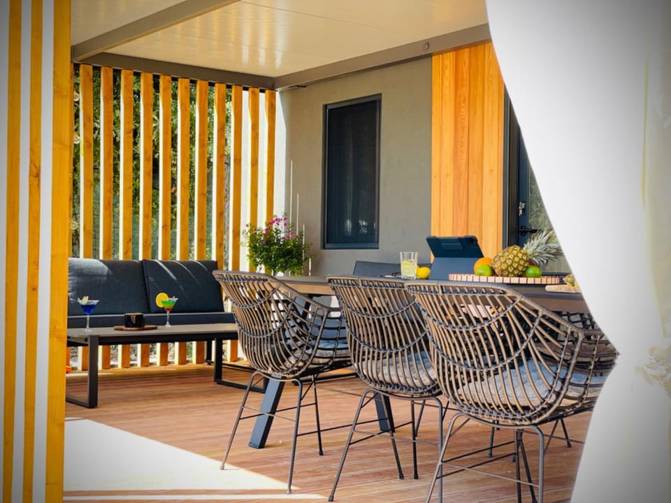 Patio, Balcony/Terrace, Seating area, Dining area