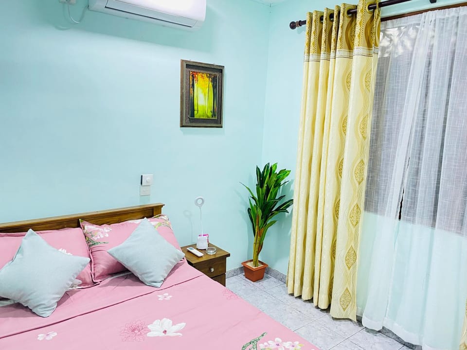 Bed, Bedroom, air conditioner