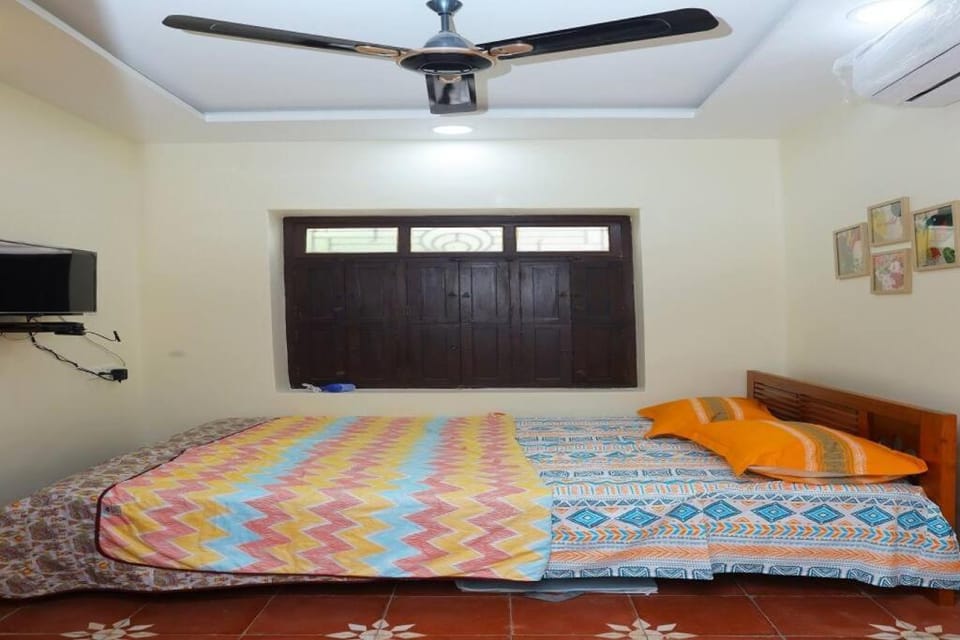 Heritage home with 3 bed/3 bath with kitchen in a residential neighborhood. House in Madurai