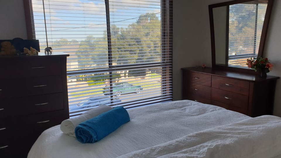 Clayton Living Town House at Monash Doorstep Bed and Breakfast in City of Monash