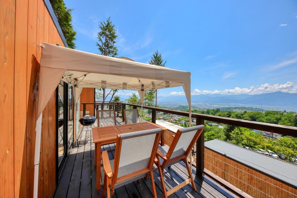 View (from property/room), Balcony/Terrace