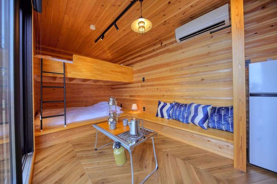 Bedroom, bunk bed
