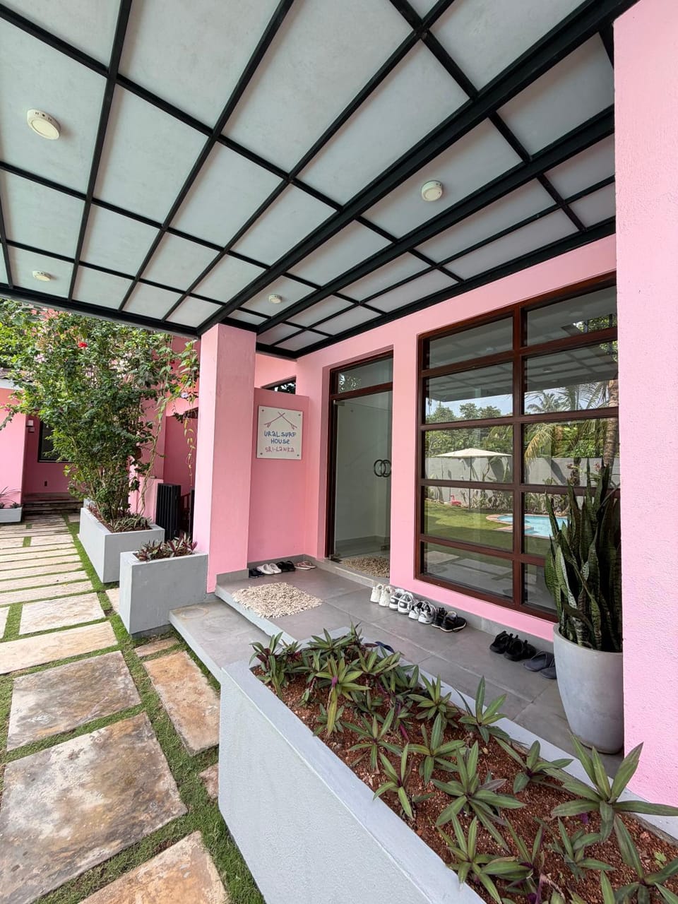 Property building, Facade/entrance, Day, Garden