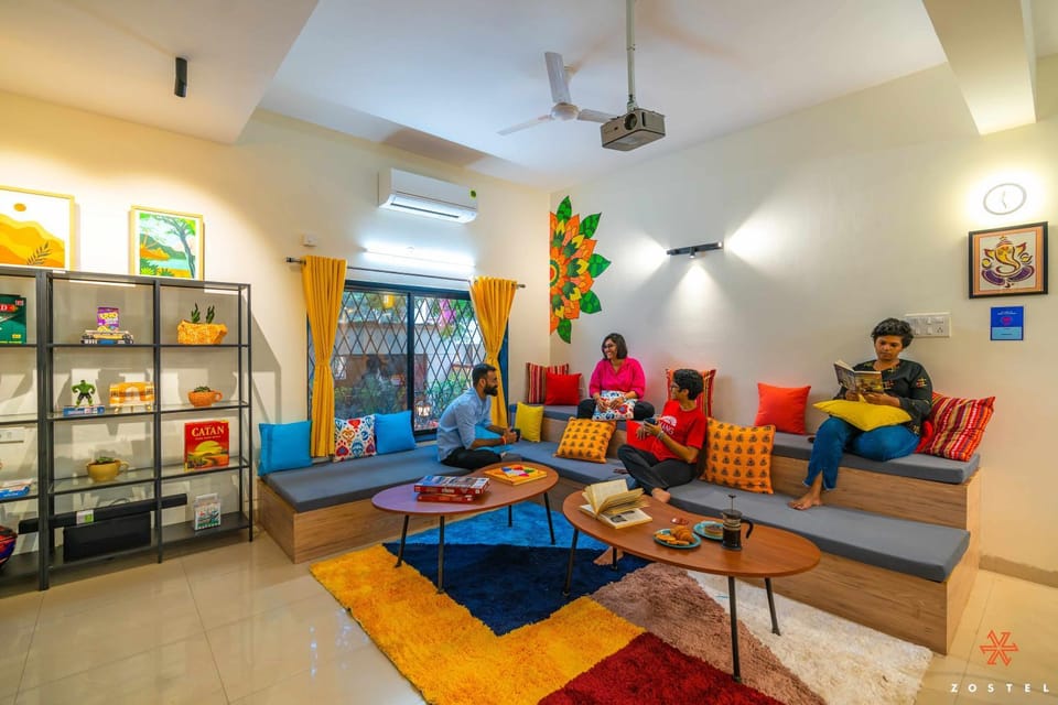 Communal lounge/ TV room, Living room, Seating area