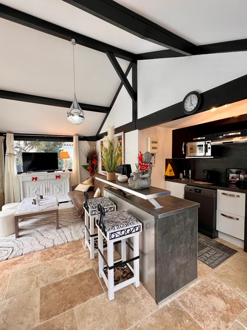 Kitchen or kitchenette, kitchen