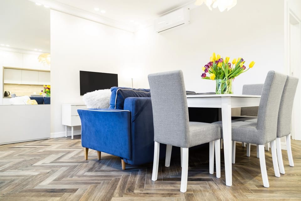 TV and multimedia, Living room, Dining area