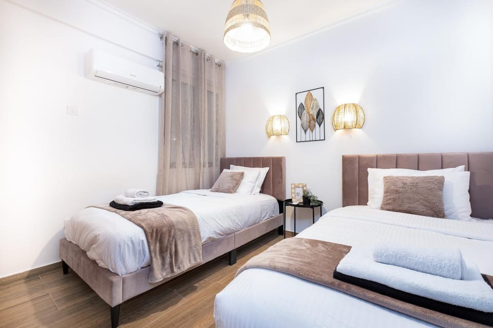 Bed, Photo of the whole room, Bedroom, air conditioner