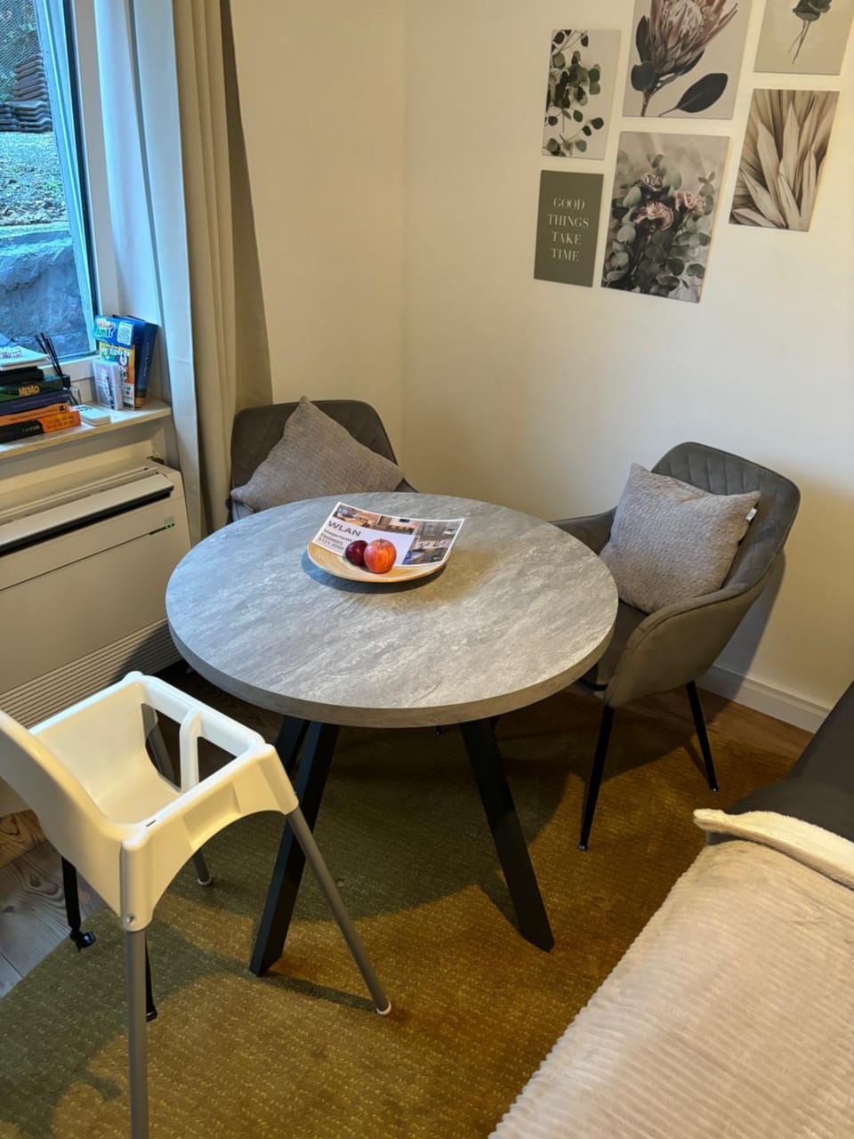 Food and drinks, Dining area
