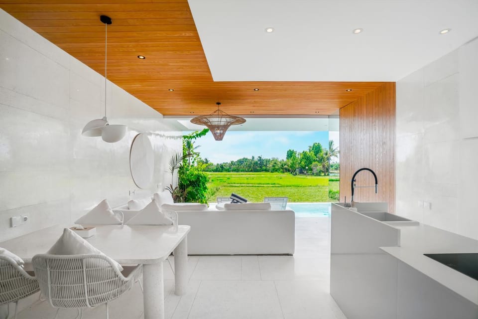 View (from property/room), Kitchen or kitchenette, Living room, Dining area