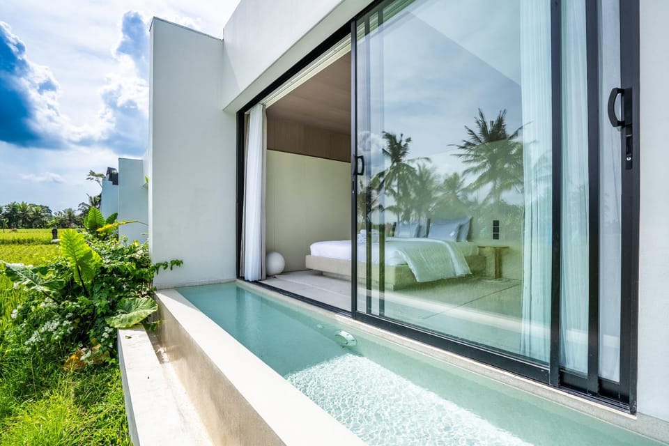 Property building, Bedroom, Swimming pool