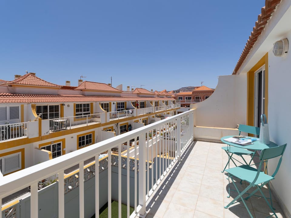 Property building, Day, View (from property/room), Balcony/Terrace