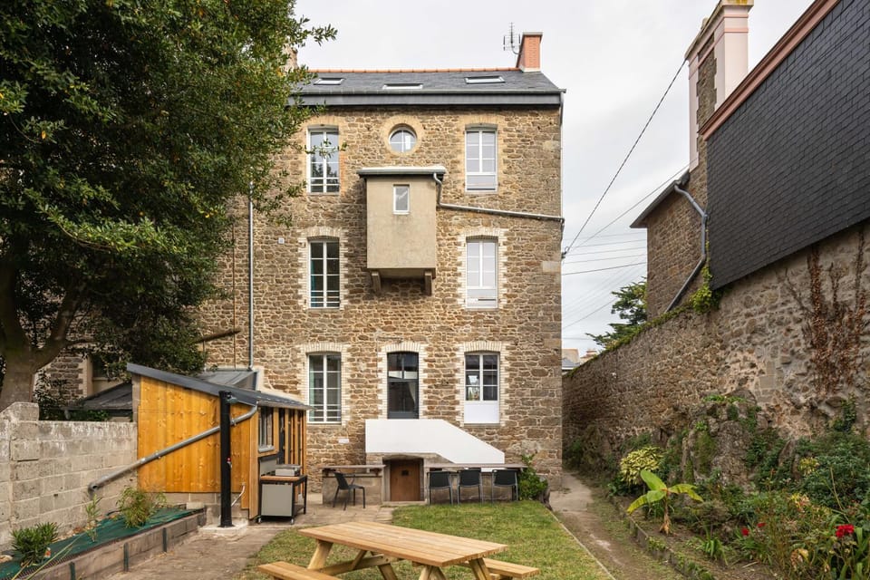 Property building, Day, Garden, Garden view