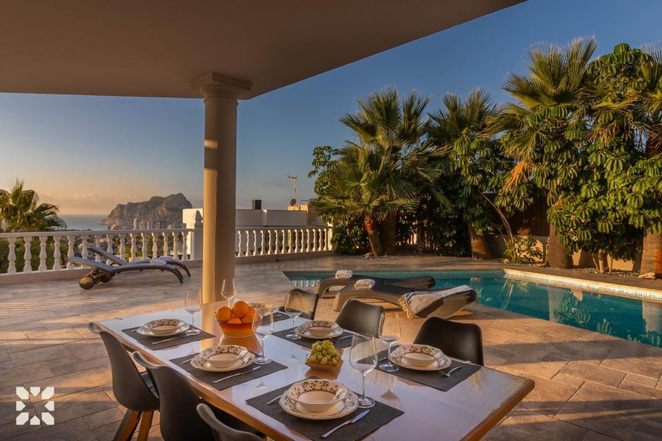 Patio, Day, Natural landscape, View (from property/room), Balcony/Terrace, Dining area, Pool view, Swimming pool, sunbed