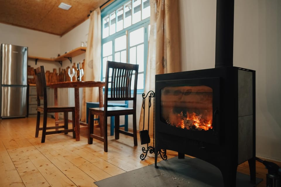 Living room, fireplace, kitchen