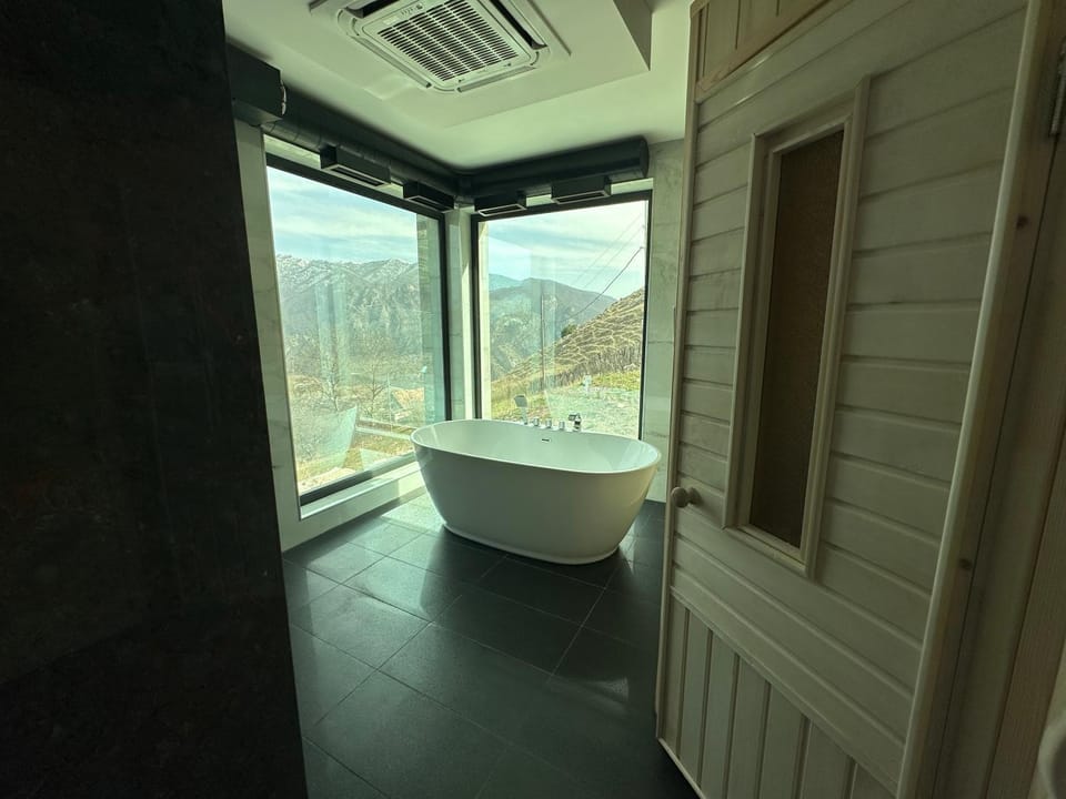 Bathroom, View (from property/room), Garden view, Landmark view, Mountain view, Public Bath, Bath