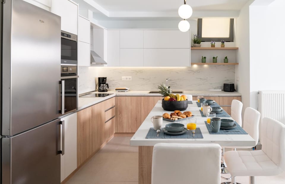Coffee/tea facilities, Kitchen or kitchenette, Food and drinks, Dining area, minibar, pet friendly, toaster