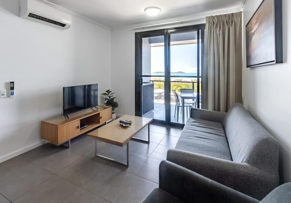 WhitsunStays - The Regal (2br/2bth, Central) Apartment in Mackay
