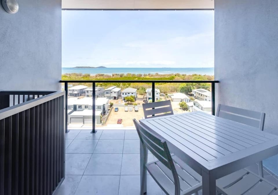 WhitsunStays - The Regal (2br/2bth, Central) Apartment in Mackay